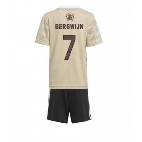 Ajax Steven Bergwijn #7 Tredjedraktsett Barn 2022-23 Kortermet (+ Korte bukser) Ajax Steven Bergwijn #7 Tredjedraktsett Barn 2022-23 Kortermet (+ Korte bukser)